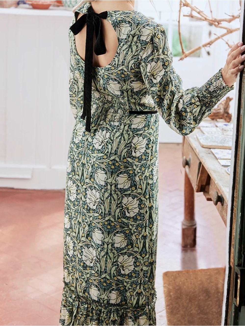 Hope and Ivy Green Floral Long-Sleeve Maxi Dress with Bow Detail - Picture 3 of 7